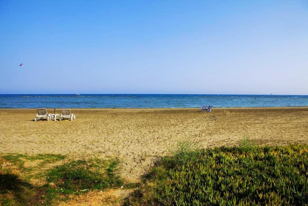 Villa Alba With Beach Access Lárnaka Kültér fotó